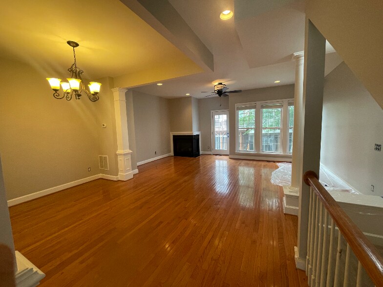 Primary Photo - 2203 Greywing St