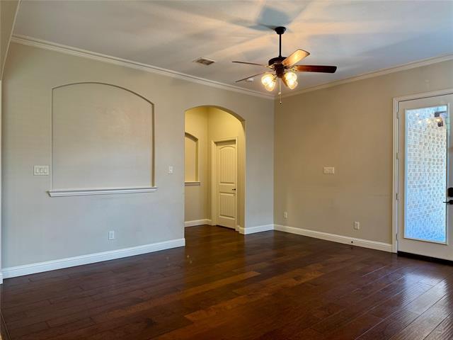 Building Photo - 1604 Medina Ln
