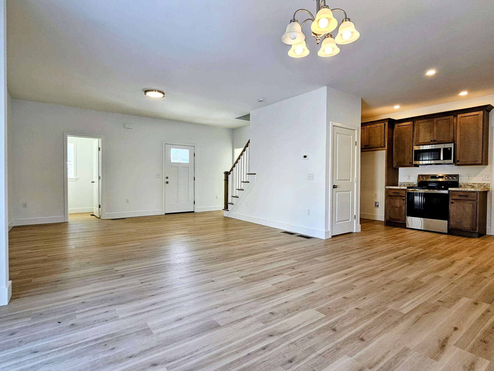 Building Photo - 398 Hensley St