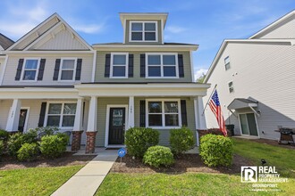 Building Photo - 3BR | 3.5BA | 3-Story Townhome | Bonus Loft | Fenced Yard
