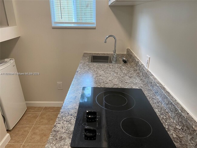 Building Photo - 12531 E Golf Dr