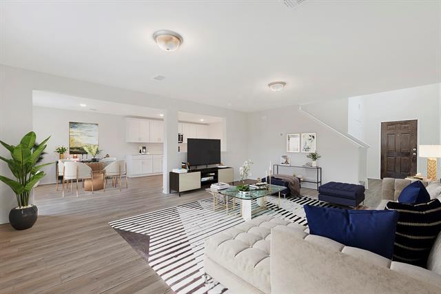 Building Photo - 345 Huntley St