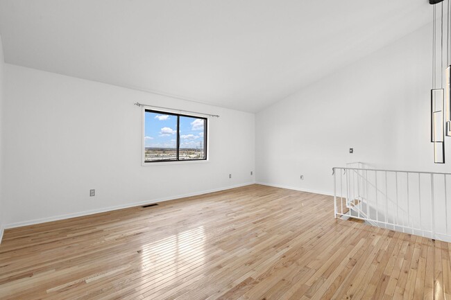 Building Photo - 6415 Liberty Ave