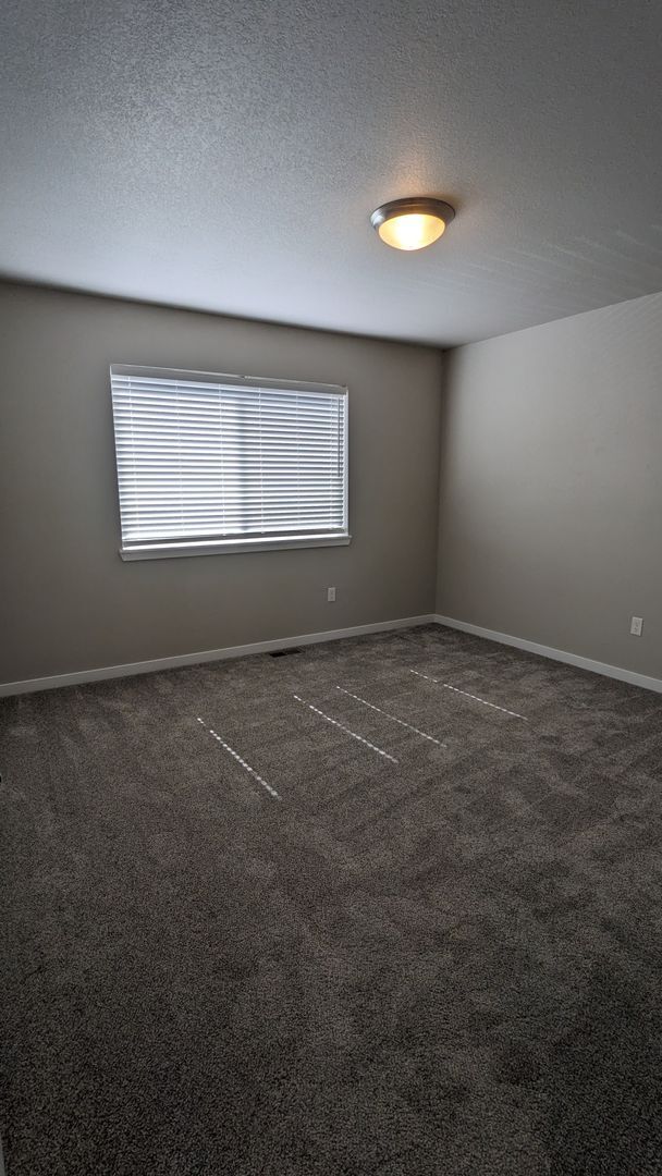 Building Photo - BEAUTIFUL TWO STORY 4 BDRM 4 BATH HOME WIT...