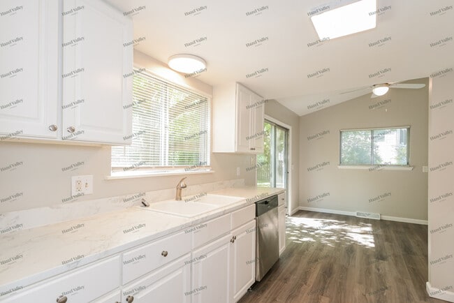 Building Photo - 11740 Fawnvalley Dr