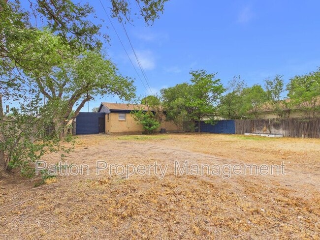 Building Photo - 3319 Teckla Blvd