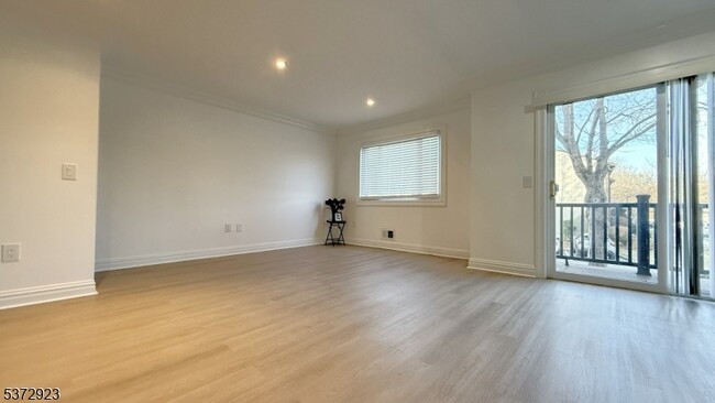 Building Photo - 38 Park St