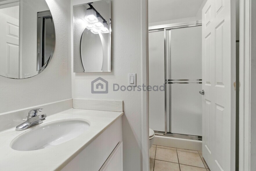 Building Photo - 9175 Campina Dr