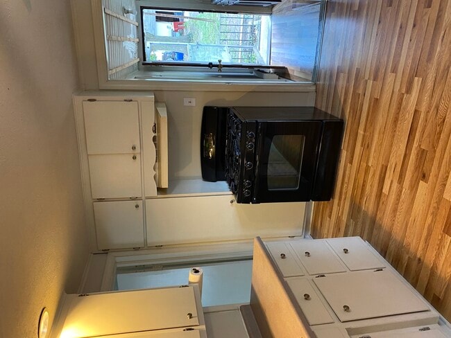 Building Photo - 440 N Cleveland Ave