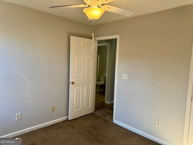 Building Photo - 5663 Windfall Ln