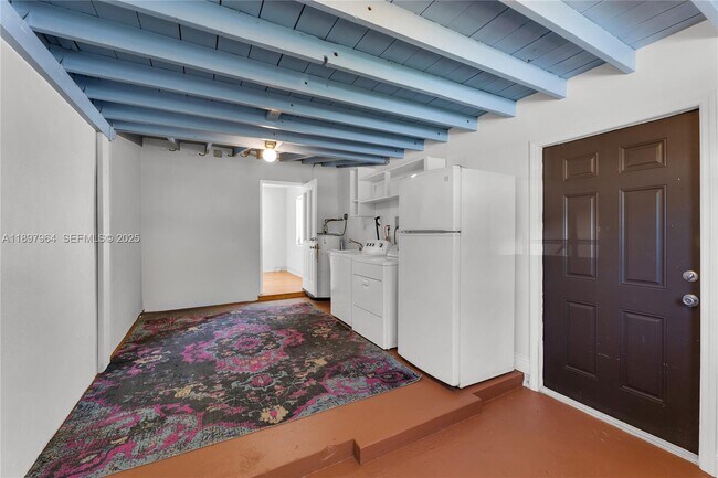 Building Photo - 2249 SW 34th Terrace