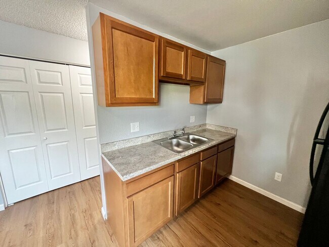 Building Photo - Myers Court