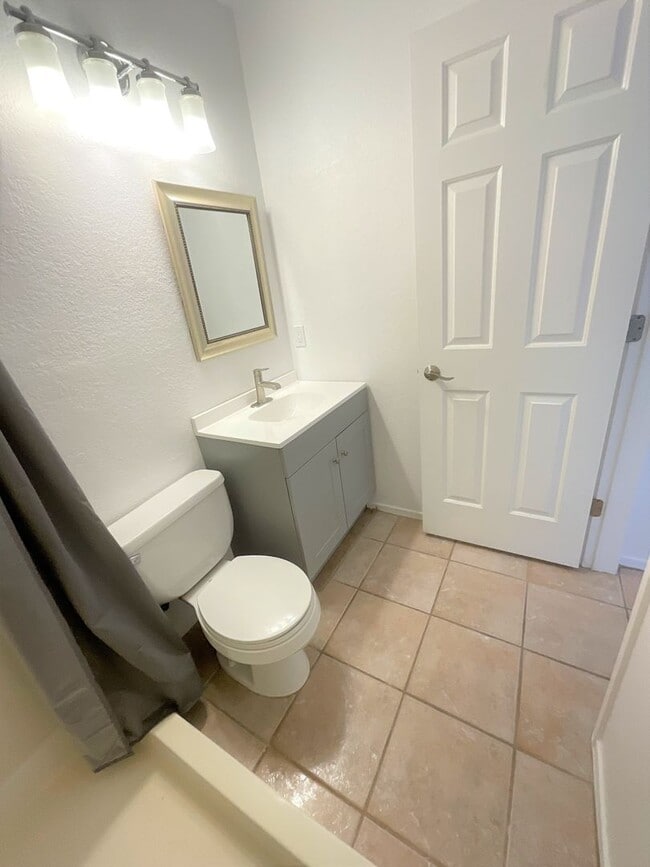 Building Photo - Foothills Location - 3 Bedroom 2 bath on cul-de-sac with Sparkling pool