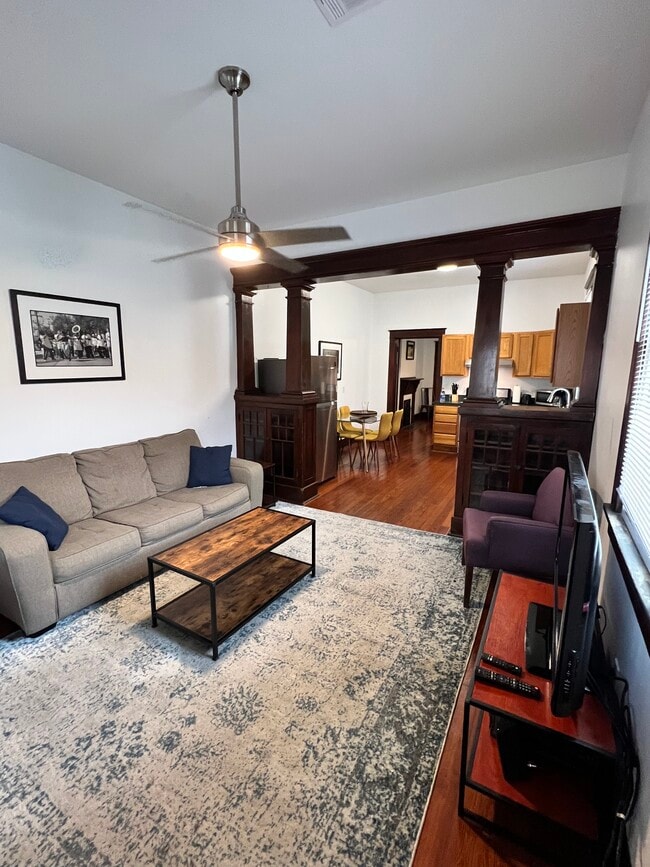 Building Photo - 1707 Rousselin Dr