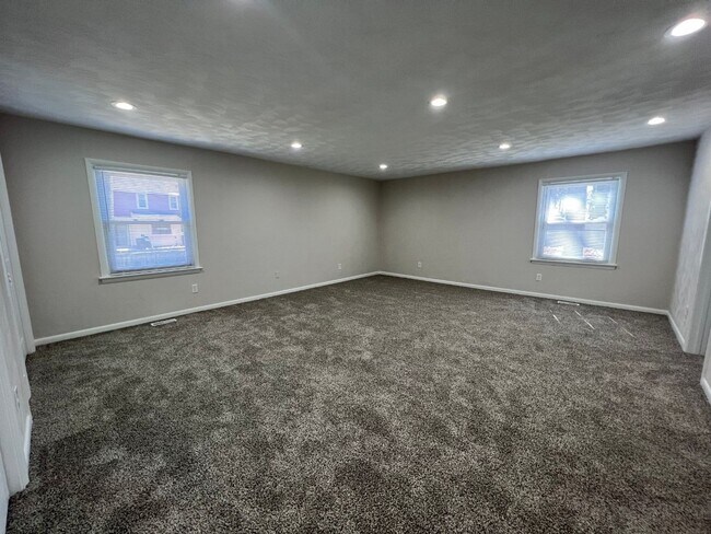 Building Photo - 5 Dunwoody Cir