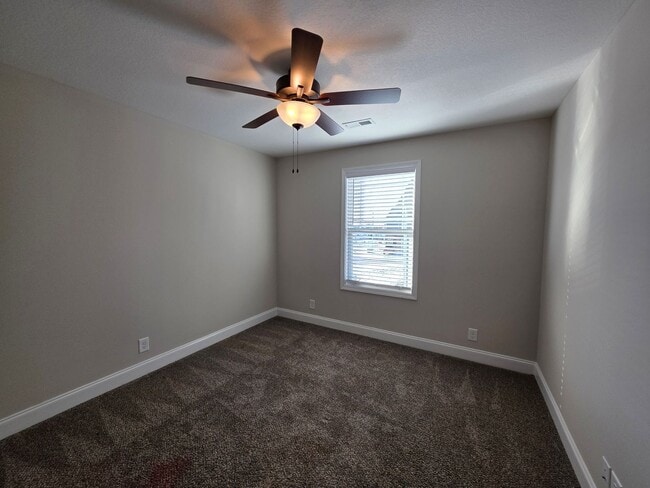 Building Photo - Live Where Comfort Meets Convenience in This Stylish 3 Bedroom Townhome