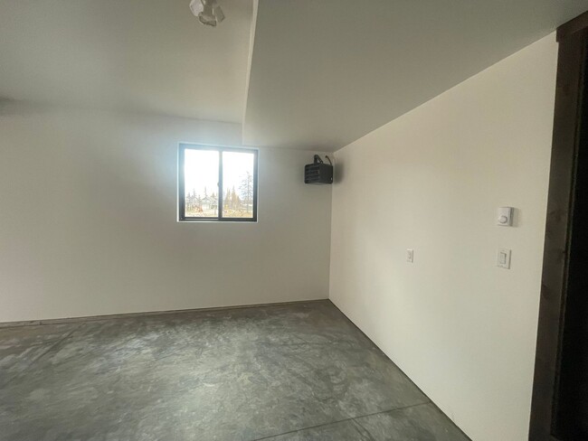 Building Photo - Whitefish Landing Town House