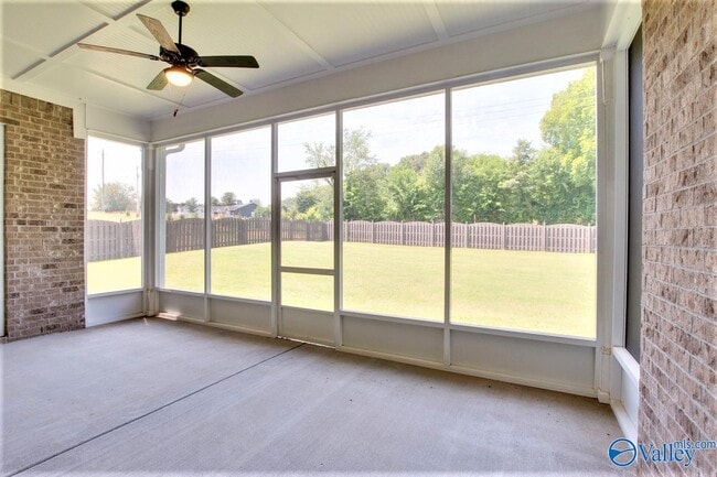 Building Photo - 330 Merrydale Dr