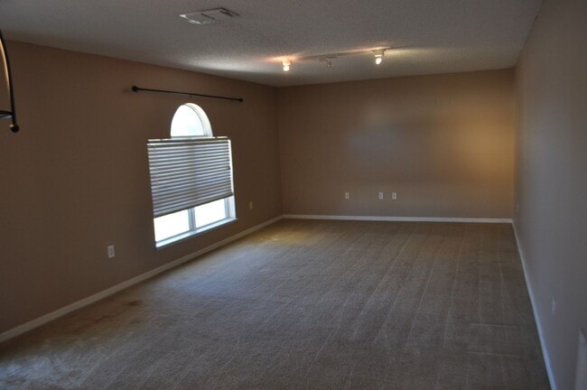 Building Photo - Nice 4 Bedroom 2.5 Bath 2 Car Garage Home ...