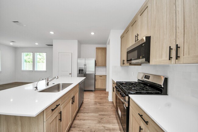 Building Photo - 2138 Olivos St
