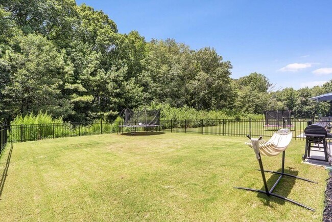 Building Photo - 2595 Whistler Wy NE