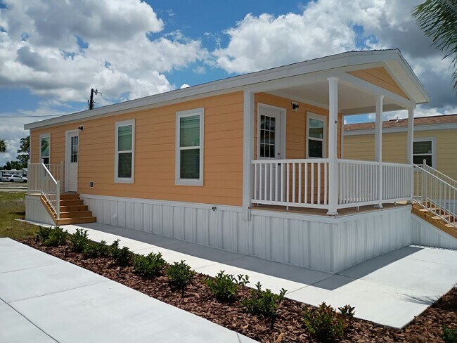 Building Photo - 38 Lily Dr