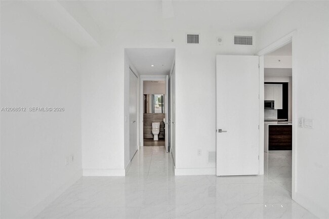 Building Photo - 301 Altara Ave