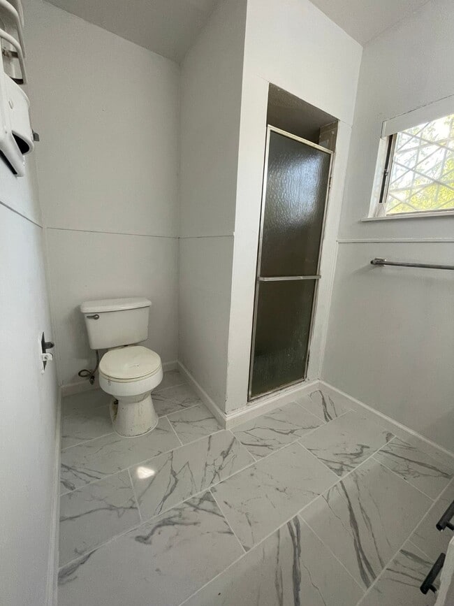 Building Photo - 7722 Darnay Dr