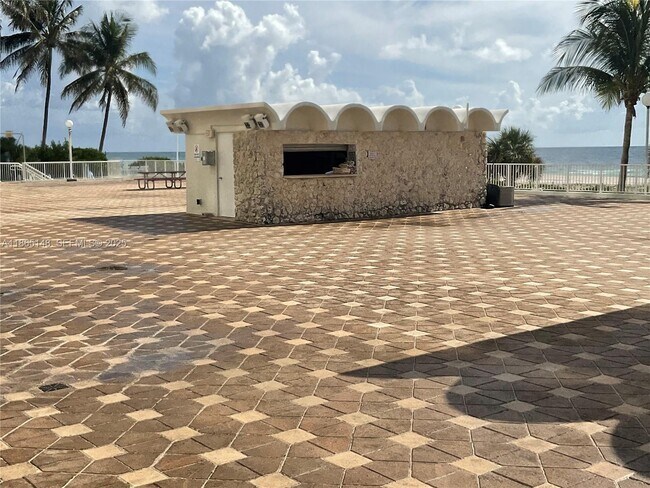 Building Photo - 5701 Collins Ave