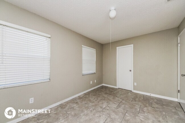 Building Photo - 118 Dahlia Dr