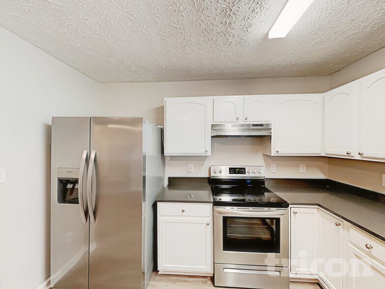 Building Photo - 5808 Brambleton Ave