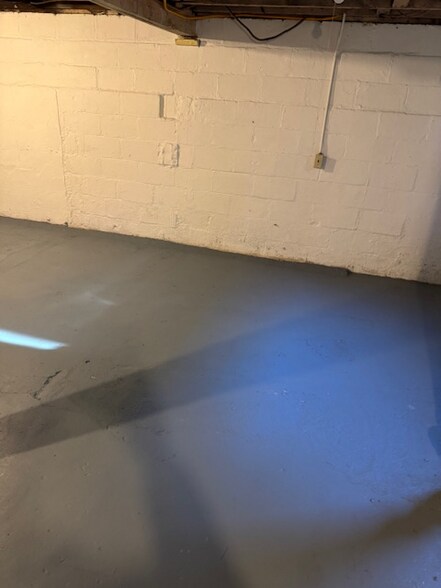 Building Photo - 301 Allen St