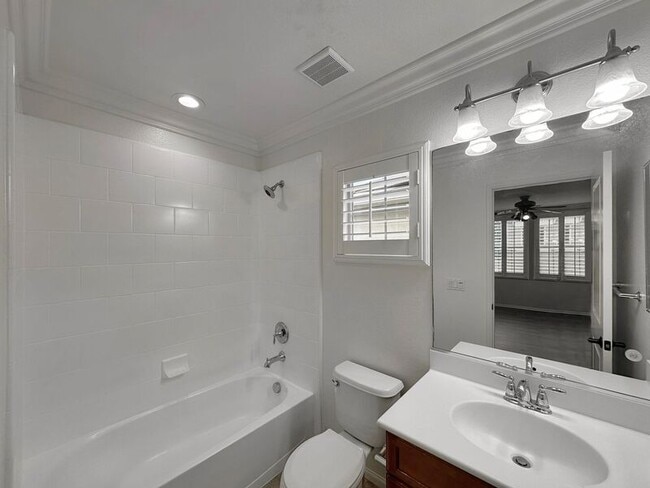 Building Photo - 1828 Scarlet Pl