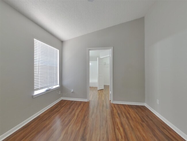 Building Photo - 3142 Boynton Dr