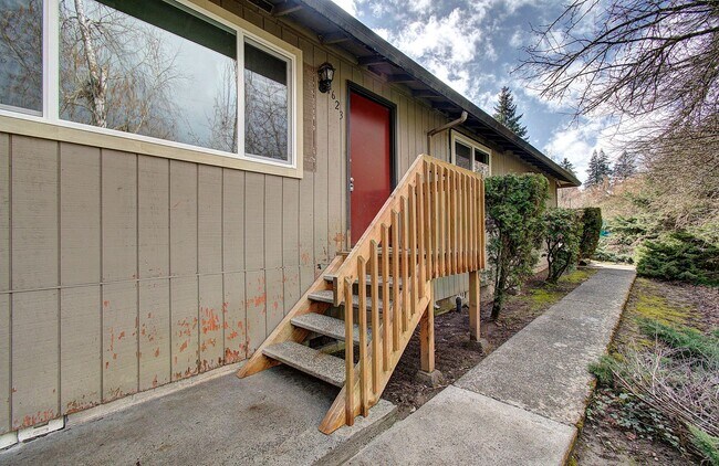 Building Photo - Charming 2-Bedroom Ranch-Style Apartment – Vancouver, WA