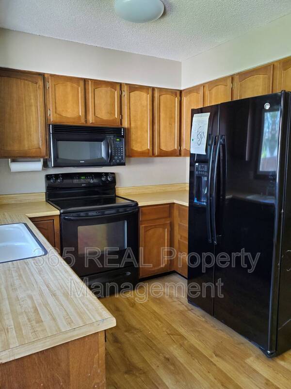 Building Photo - 4925 W 8th Street Rd