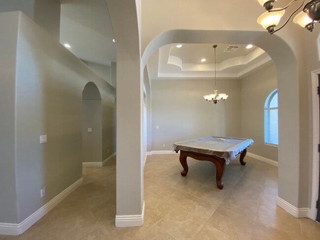 Building Photo - CALVADA VALLEY U.1 - Oakleaf Avenue