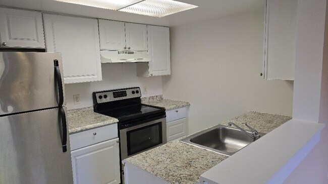 Building Photo - 3242 Coral Lake Ln