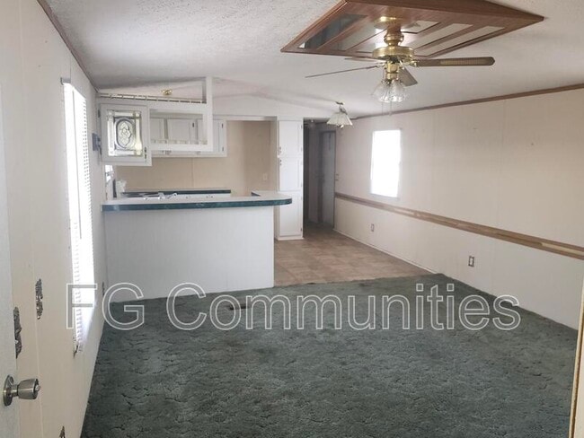 Building Photo - 2015 Keith Ln