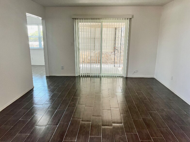 Building Photo - 10434 Seawood Dr