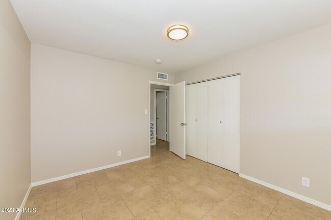 Building Photo - 8620 E Northland Dr