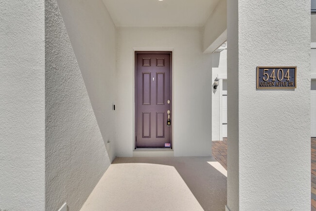 Building Photo - 5404 Golden Apple Dr