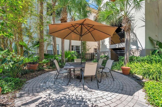 Building Photo - 520 S Armenia Ave