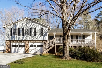 Building Photo - 112 Creekview Dr