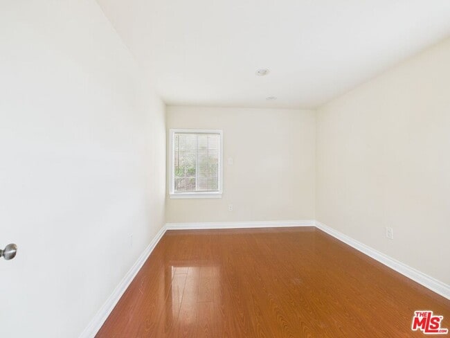 Building Photo - 1964 N Gower St