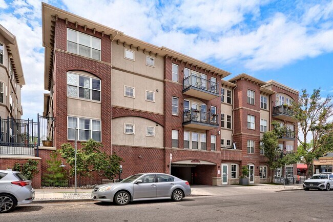 Building Photo - 1489 Steele St