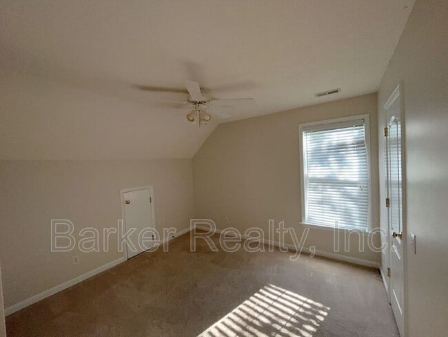 Building Photo - 2312 Colony Woods Dr