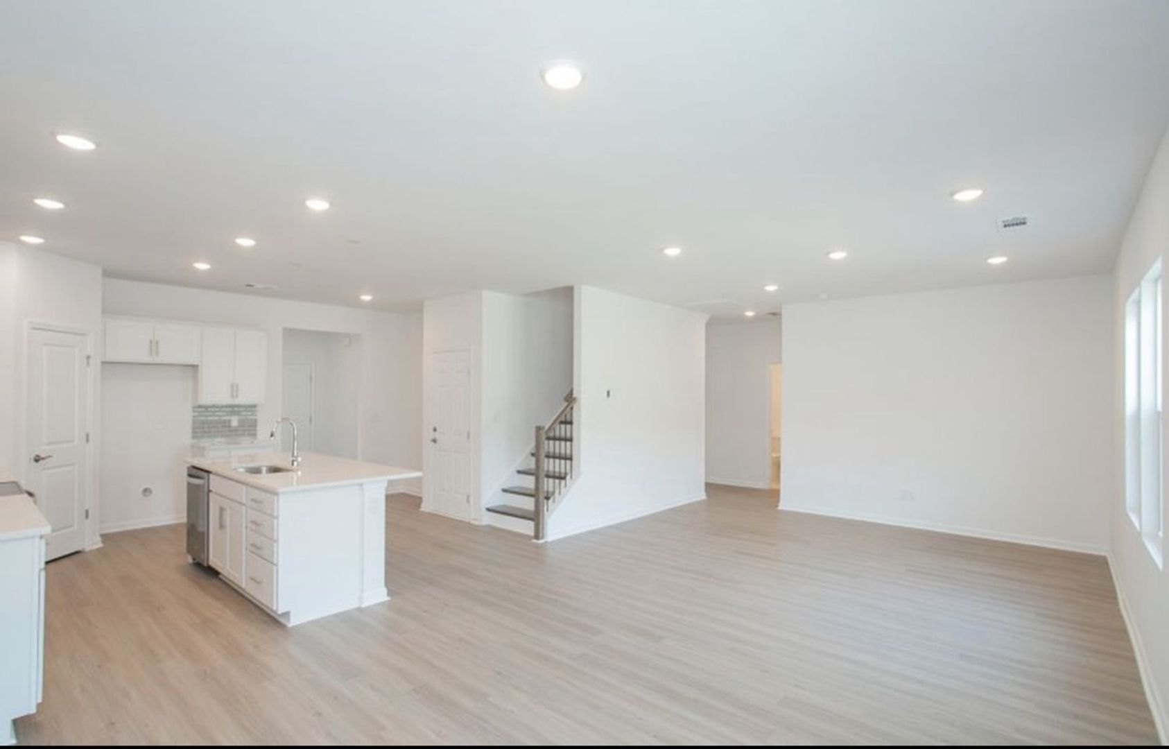 Building Photo - 448 Jet Strm Dr