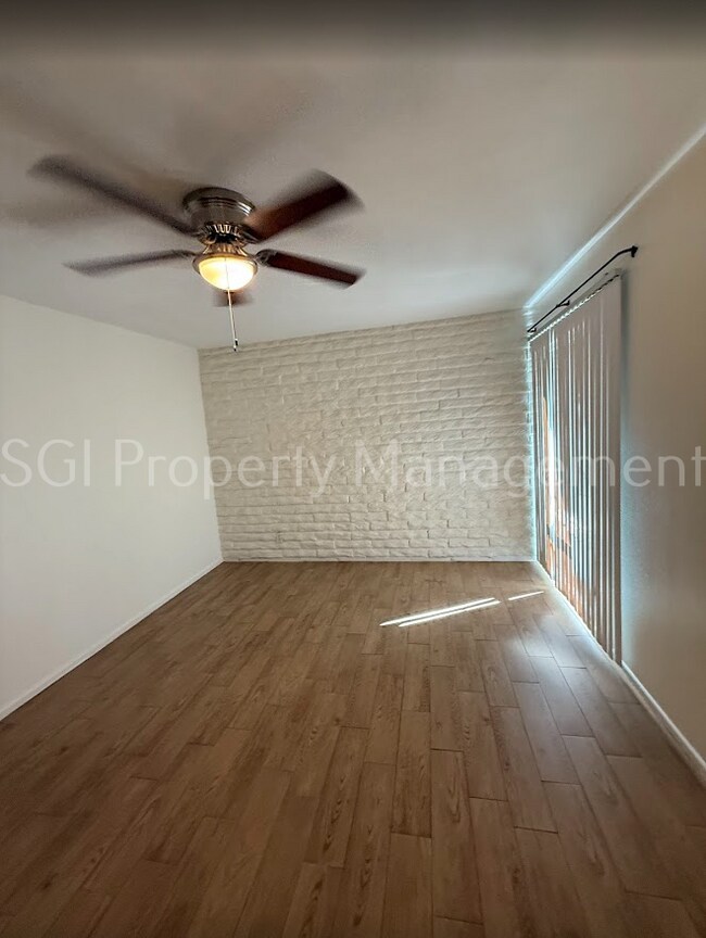 Building Photo - 4356 N 36th Pl