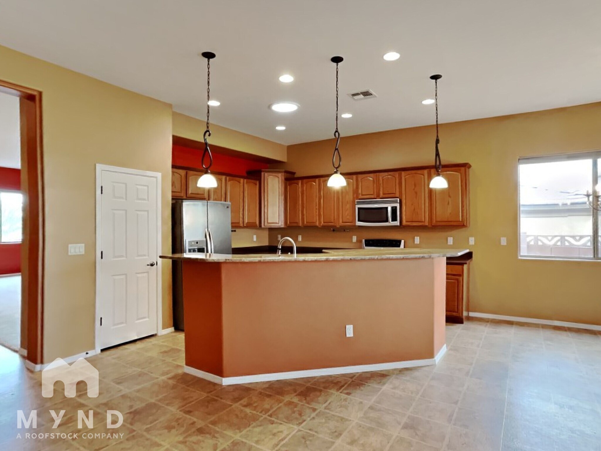 Building Photo - 1141 W Tenniel Dr
